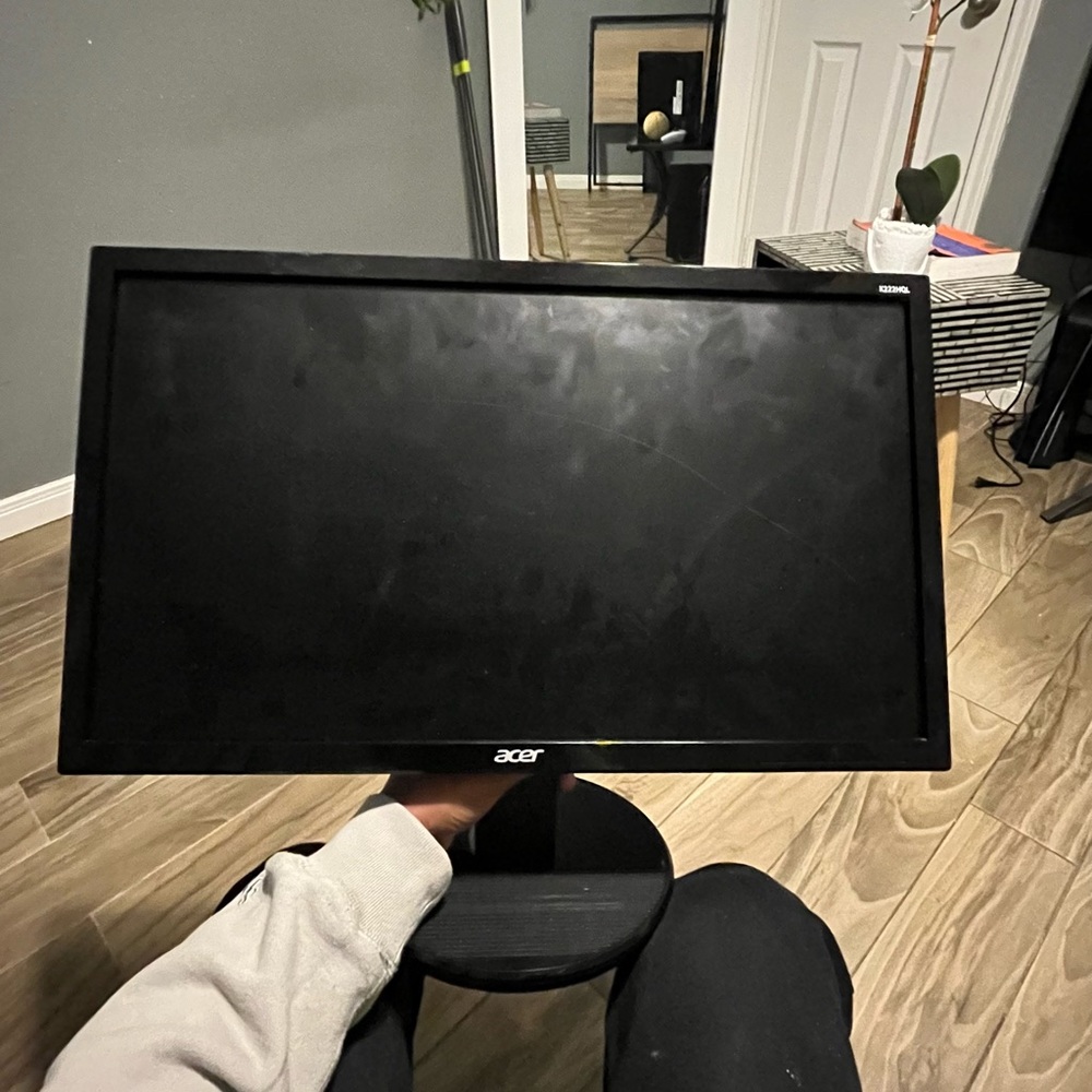 HP windows 7 Pc and Acer K22HQL monitor